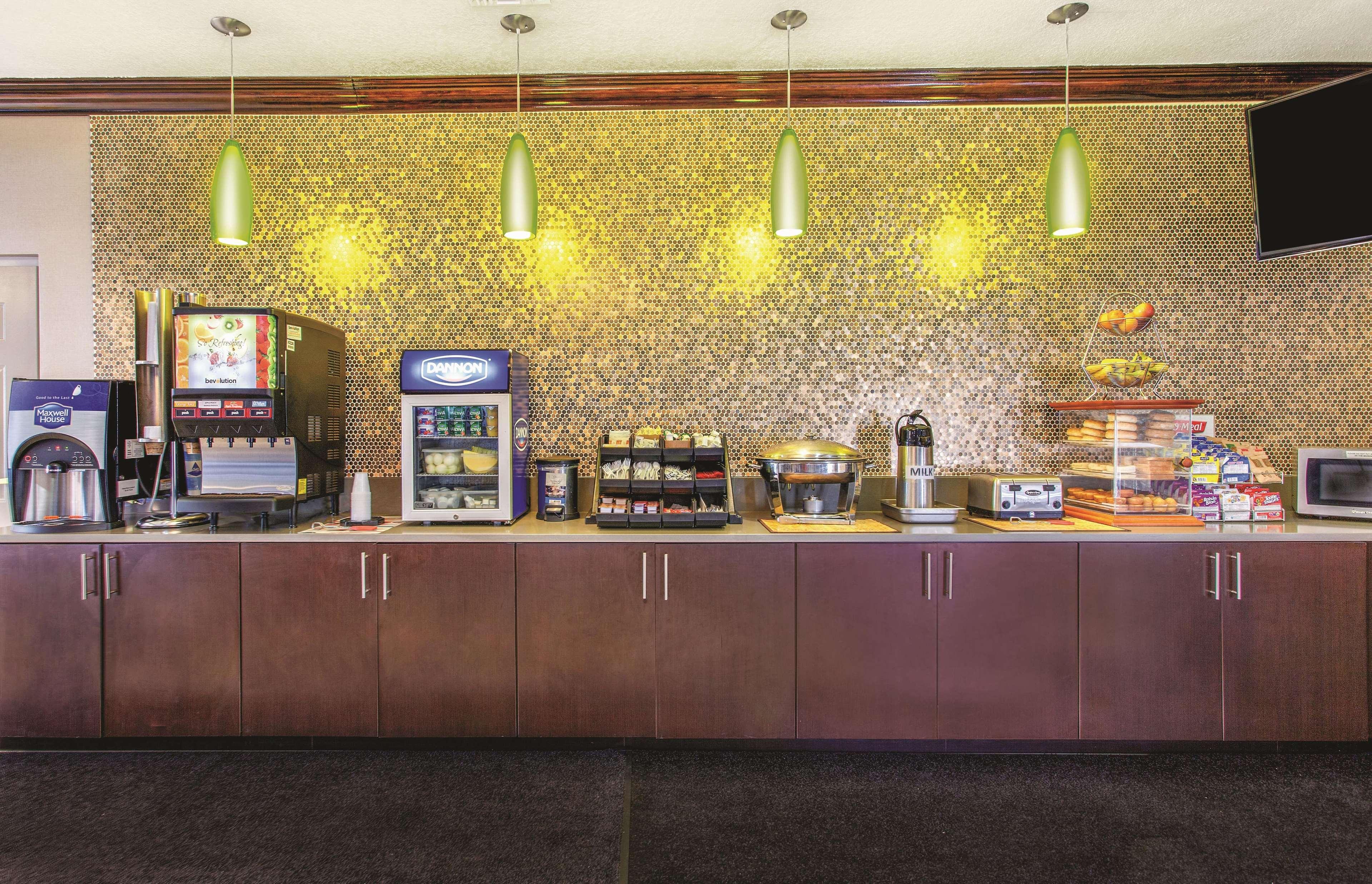 Hotel La Quinta By Wyndham Bay Area-tampa South 3*