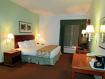 Hotel La Quinta By Wyndham Bay Area-tampa South 3*