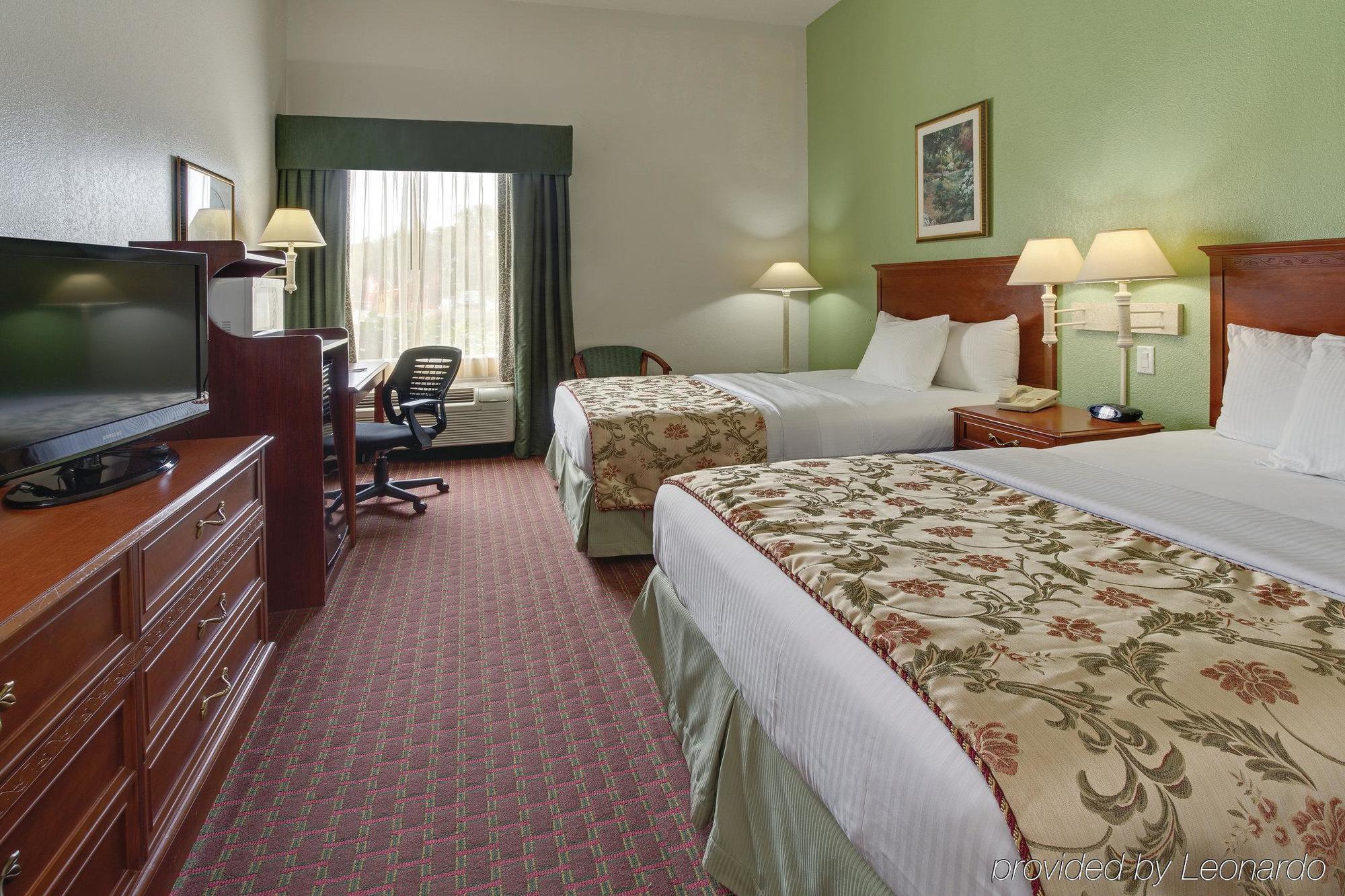 Hotel La Quinta By Wyndham Bay Area-tampa South 3*